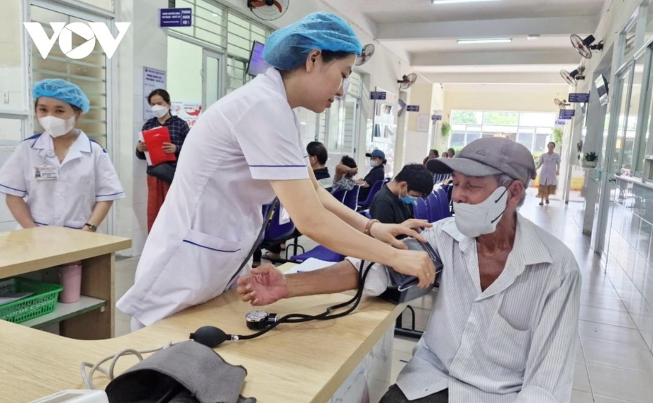Bộ Y tế thông tin về việc thực hiện chủ trương miễn viện phí cho toàn dân